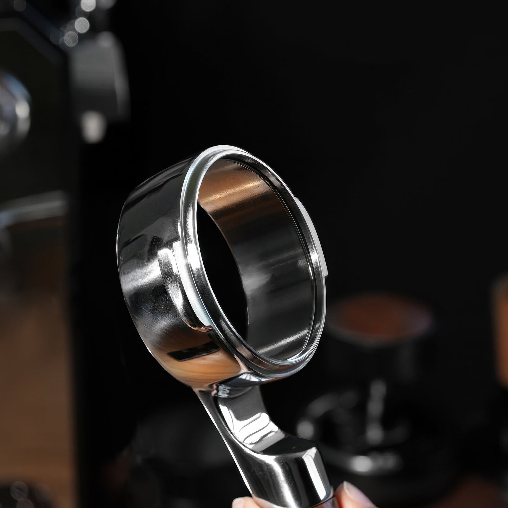 Flat-Bottom Bottomless Portafilter, Walnut