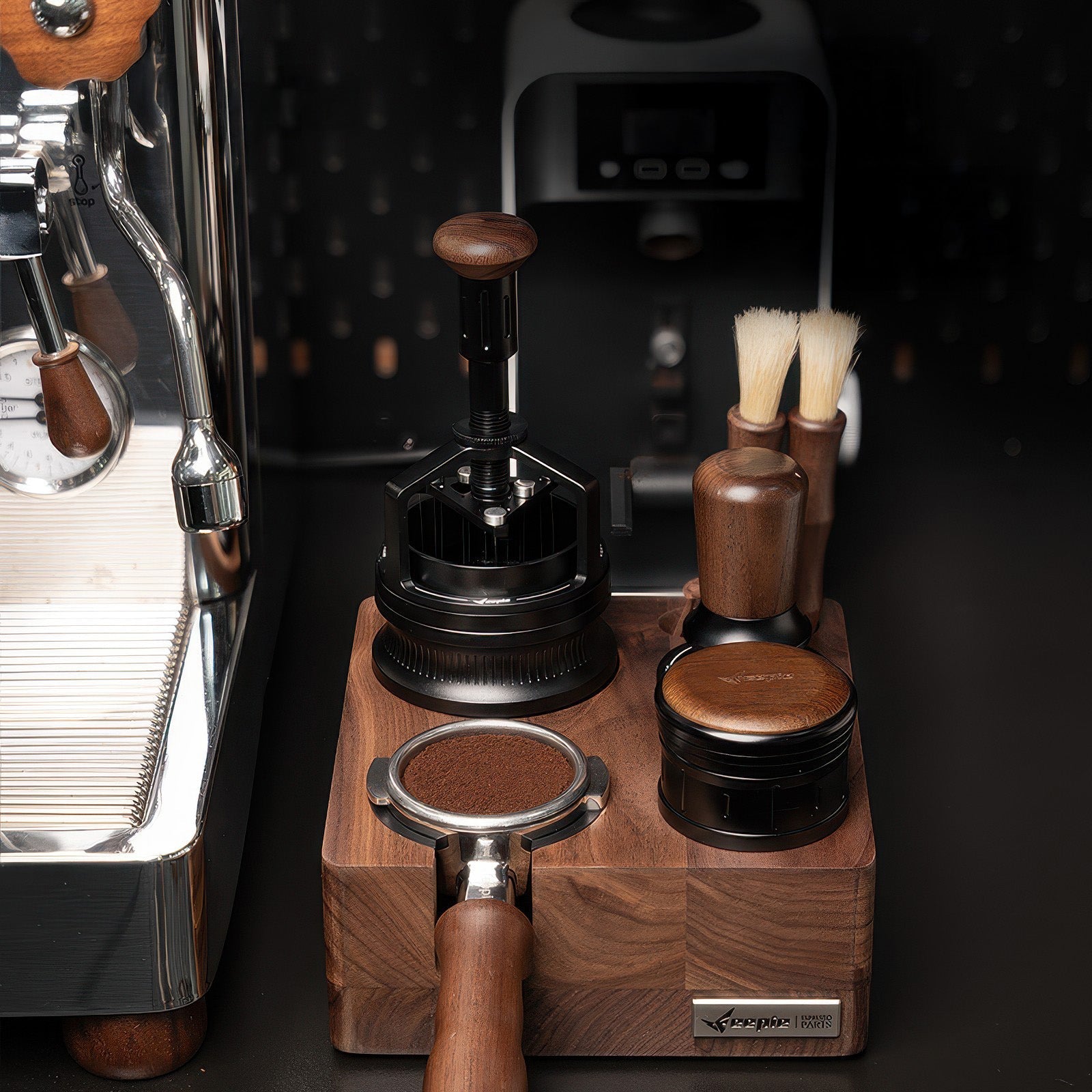 Walnut Tamping Station, Expandable